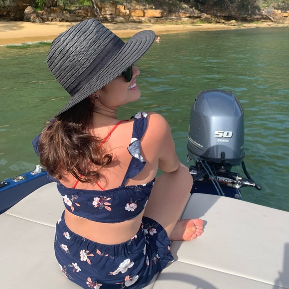 Meet your Posher, Tayane - Picture 2 of 2